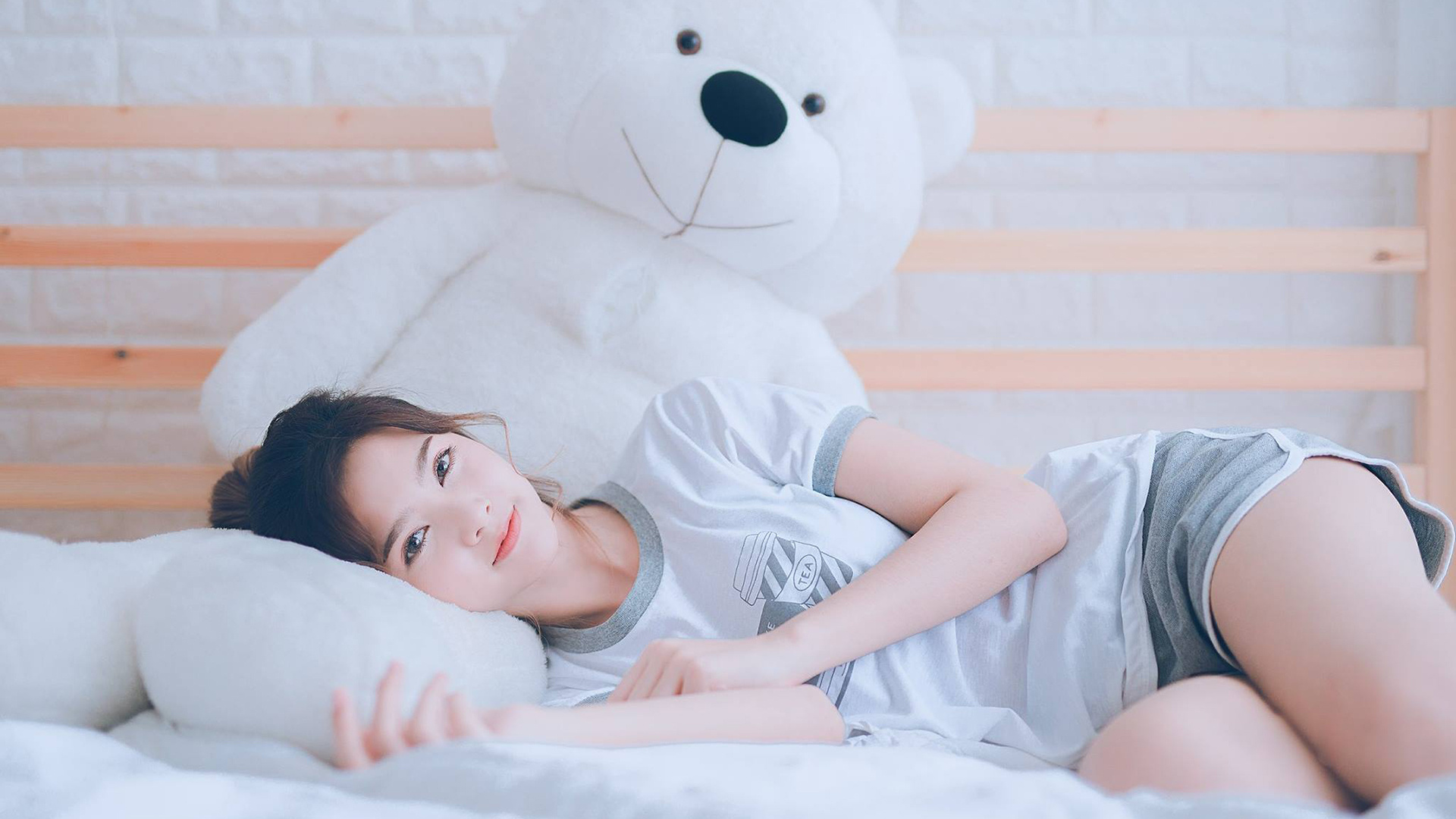 爱游戏体育-明星对决:张伟全场狂砍32分,表现亮眼!,明星看张伟丽比赛