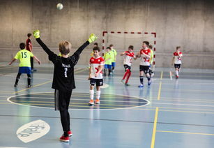 爱游戏手机版-四国蝶泳转身用时差距仅0.07秒，蝶泳转身动作